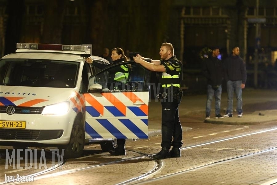 Dode en gewonde na schietpartij Nieuwe Binnenweg Rotterdam (video)