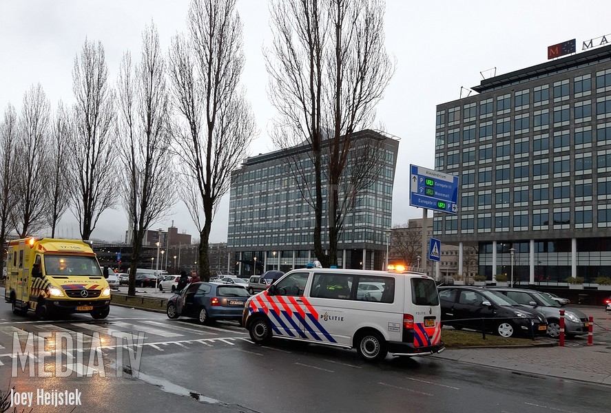 Voetganger gewond na aanrijding met auto Watermanweg Rotterdam