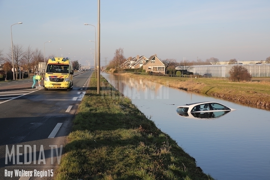 Auto na aanrijding te water N209 Bleiswijk (video)