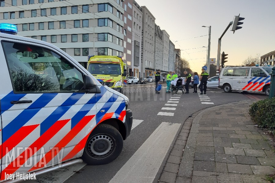 Fietser gewond na aanrijding met taxi Willem Ruyslaan Rotterdam