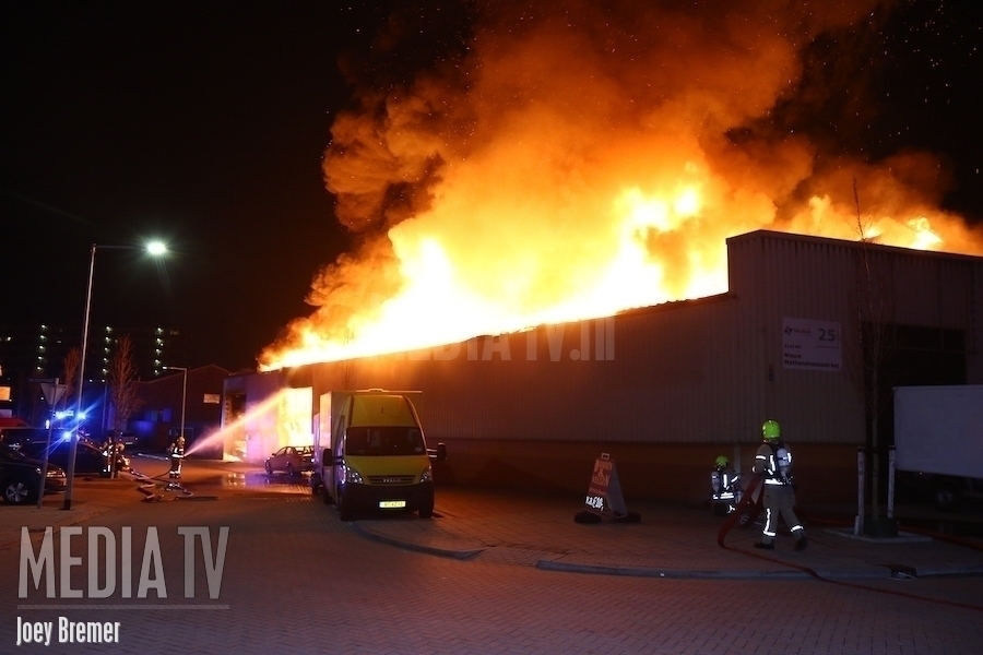 Zeer grote brand Nieuw-Mathenesserstraat Schiedam (video)