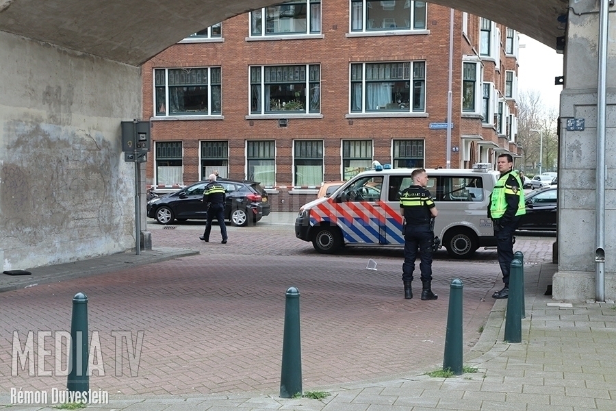 Man betrapt autoinbreker en wordt neergestoken Insulindestraat Rotterdam (video)