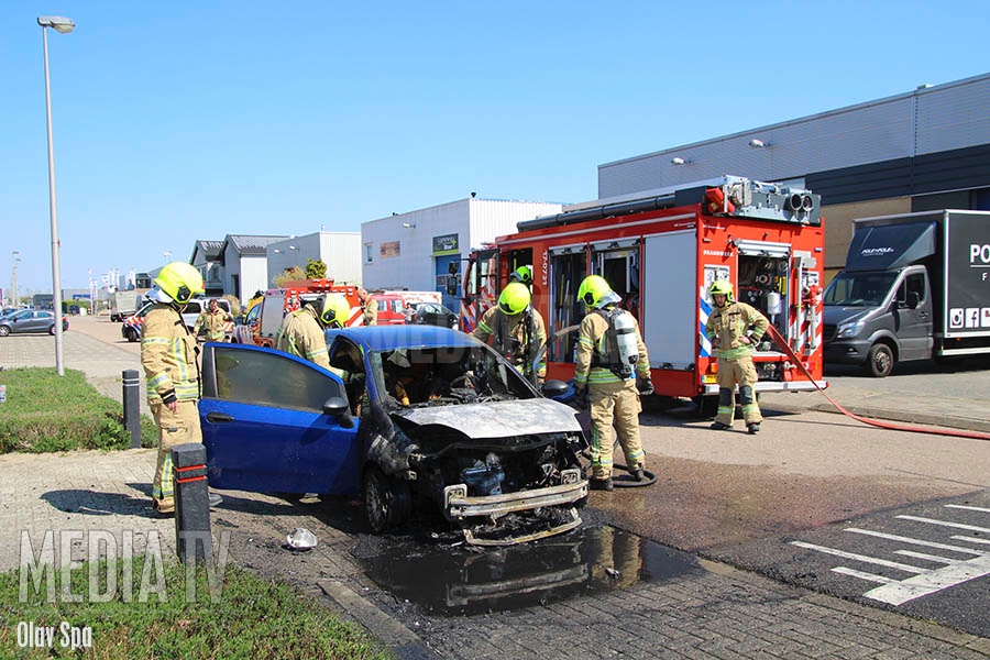Auto vliegt in brand na garagebezoek Bergschenhoek