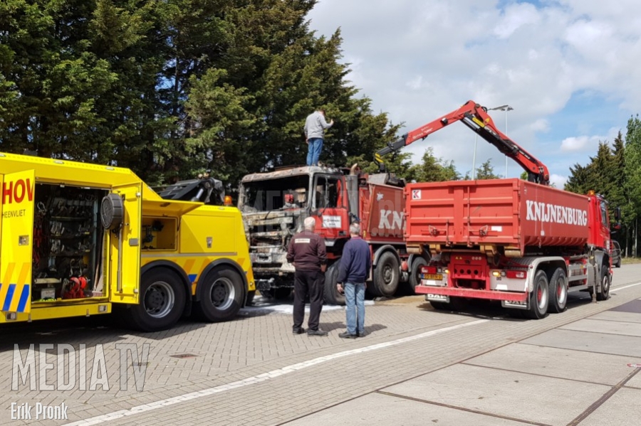 Vrachtwagenbrand in Beneluxtunnel stokt overig verkeer