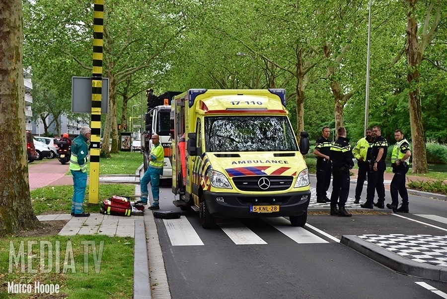 Voetganger aangereden door auto Rijnsingel Ridderkerk