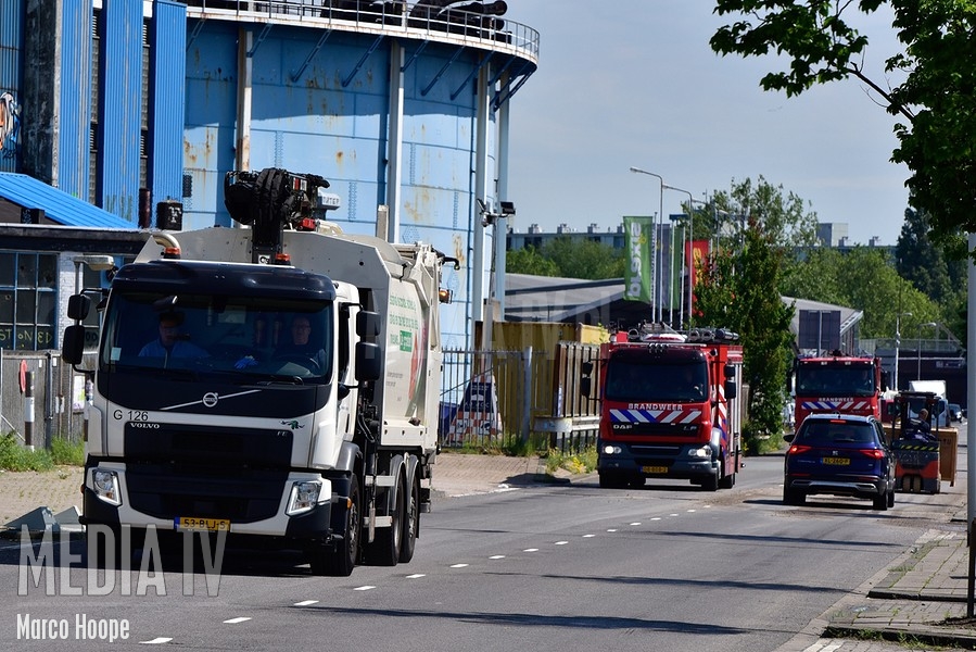 Vuilniswagen vat vlam in Rotterdam