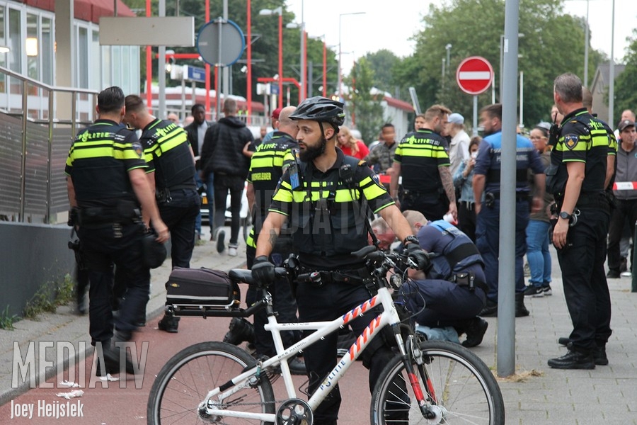 Twee gewonden bij steekpartij Hesseplaats Rotterdam (video)
