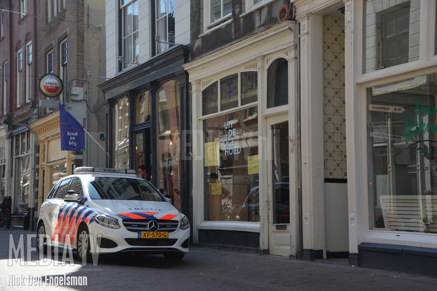 Man laat mes achter na overval in winkel Voorstraat Dordrecht