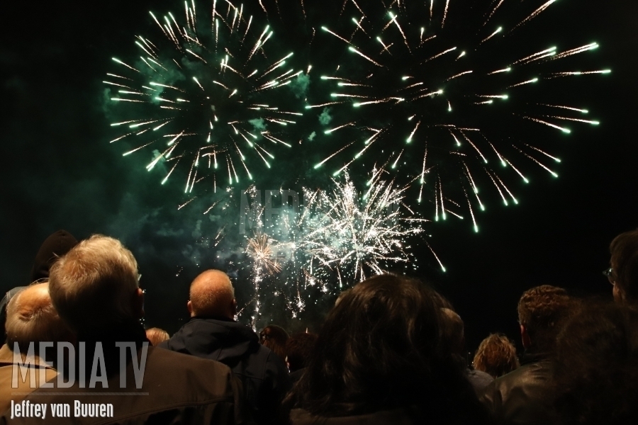 Spectaculaire vuurwerkshow tijdens dag 2 van de Wereldhavendagen