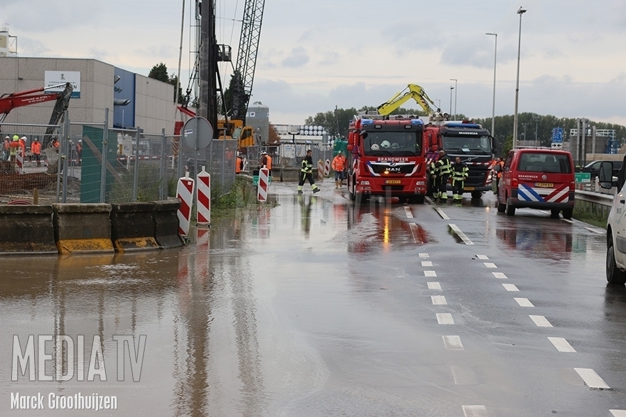 Grote waterlekkage in Rotterdamse Botlek