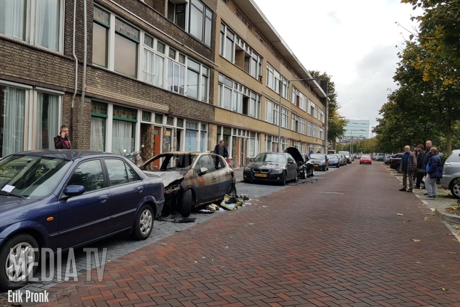 Vier auto's beschadigd door brand Rembrandtlaan Schiedam