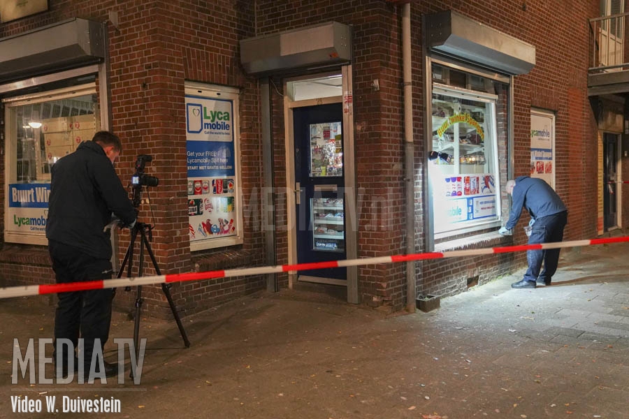 Buurtwinkel beschoten in Rotterdam Spangen (video)