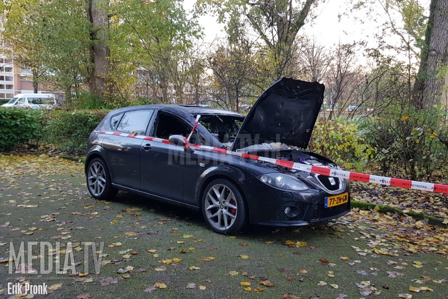 Auto beschadigd door brand Dillenburgsingel Vlaardingen.