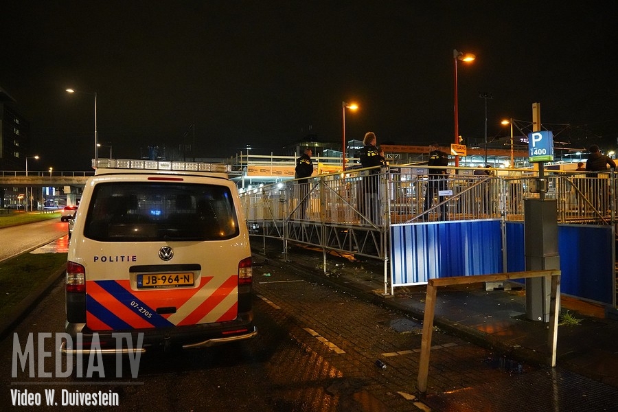 Man zwaait met wapen en richt op metrobestuurder station Alexander Rotterdam