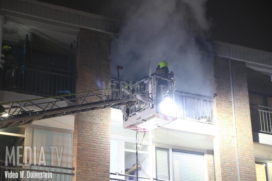 Middelbrand in woning Biezeveld Rotterdam (video)