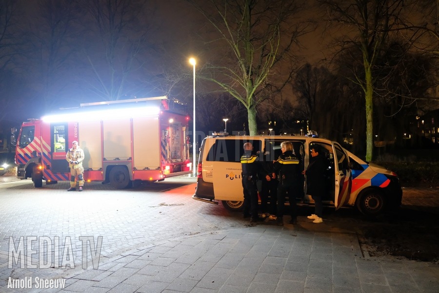 Voortvluchtige door brandweer van balkon gehaald De Blécourtstraat Rotterdam