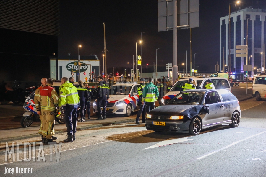 Voetganger zwaargewond na ongeval Coen Moulijnweg Rotterdam (video)
