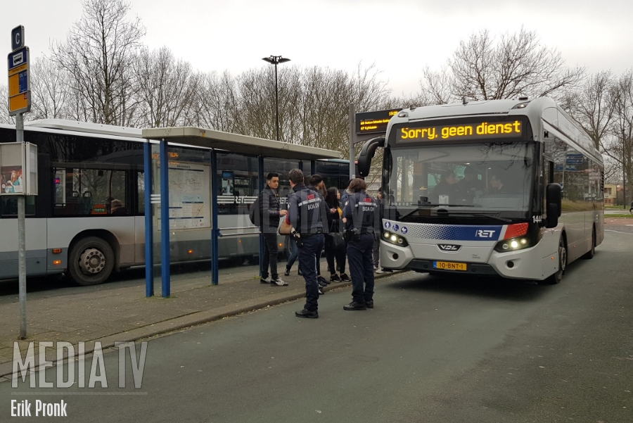 Vervelende jeugd uit bus gezet station Vlaardingen-Oost 