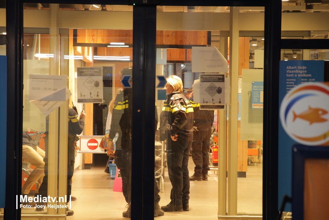 Politie onderzoekt gewapende overval op Albert Heijn de Loper Vlaardingen