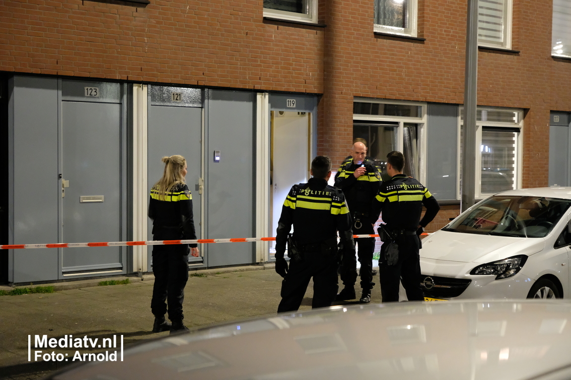 Man aangevallen met machete in woning Carnisselaan Rotterdam (video)