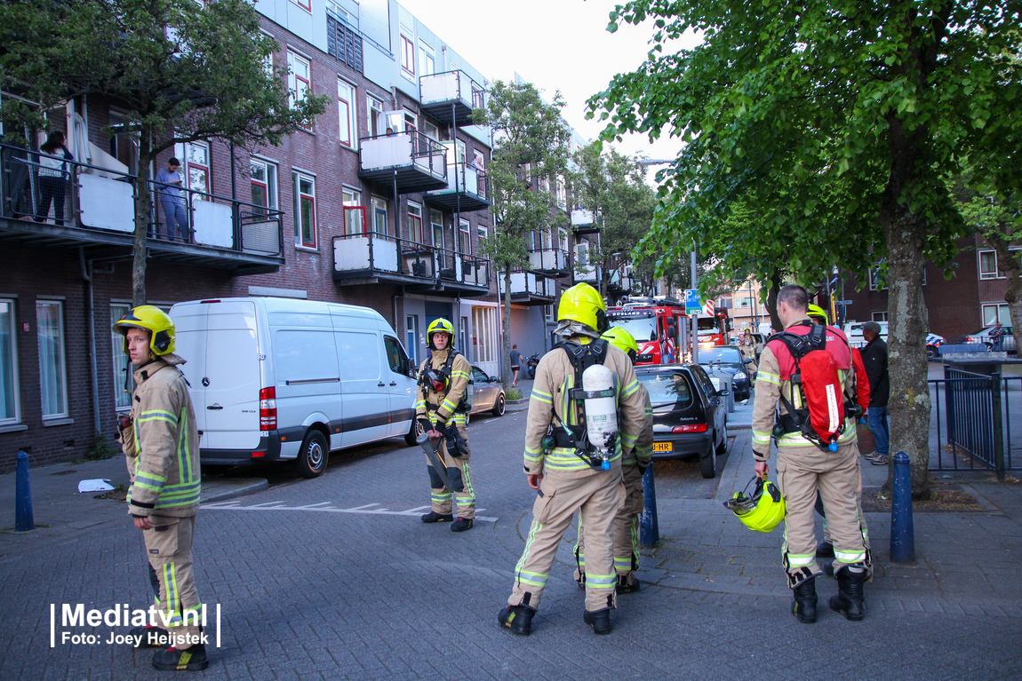 Woningbrand blijkt BBQ op balkon Pootstraat Rotterdam