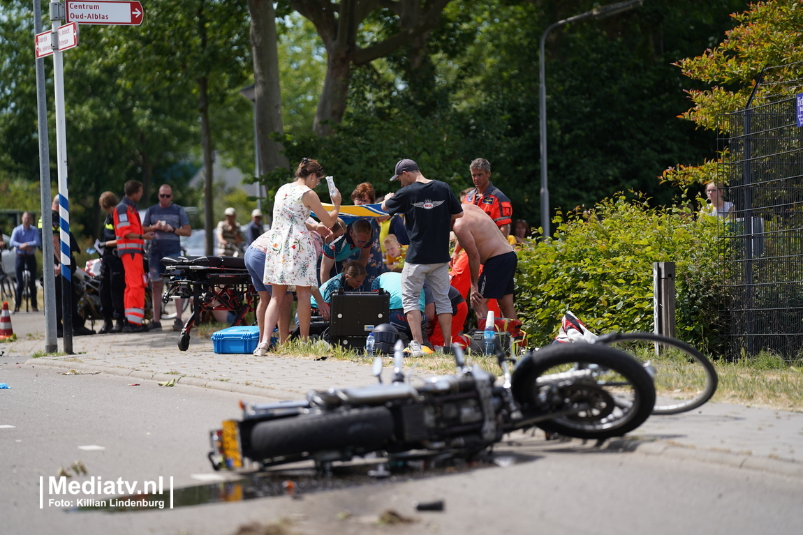 Kindje zwaargewond bij aanrijding met motor De Helling Albasserdam