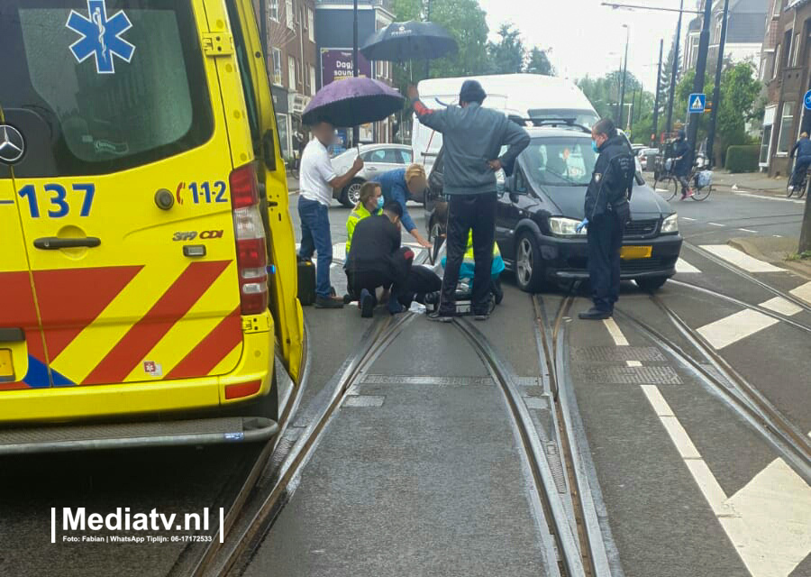 Vrouw ernstig gewond na aanrijding Straatweg Rotterdam
