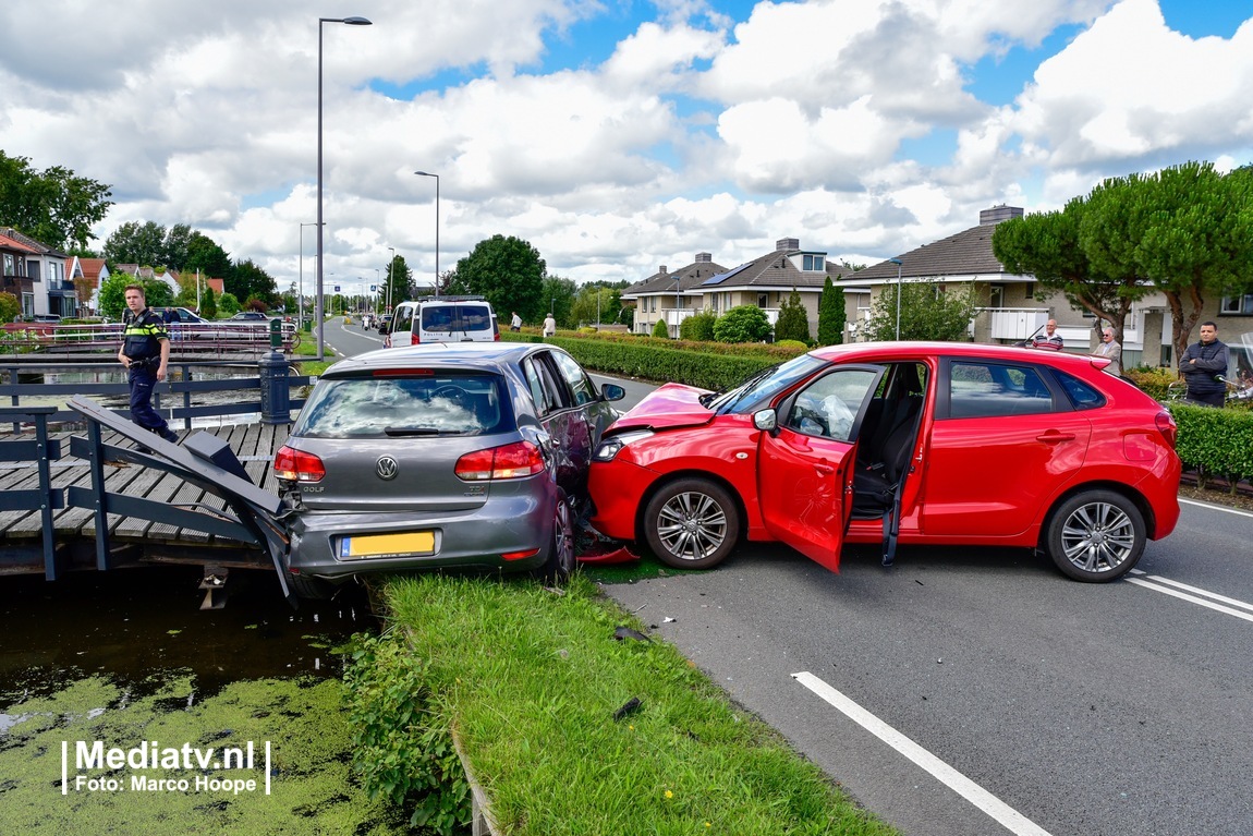 Gewonden na ongeluk met kerende auto Grindweg Rotterdam