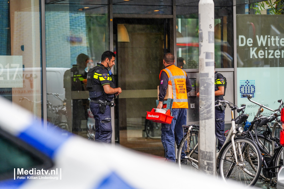 Flat doorzocht na mogelijke schietpartij Vissersdijk Rotterdam