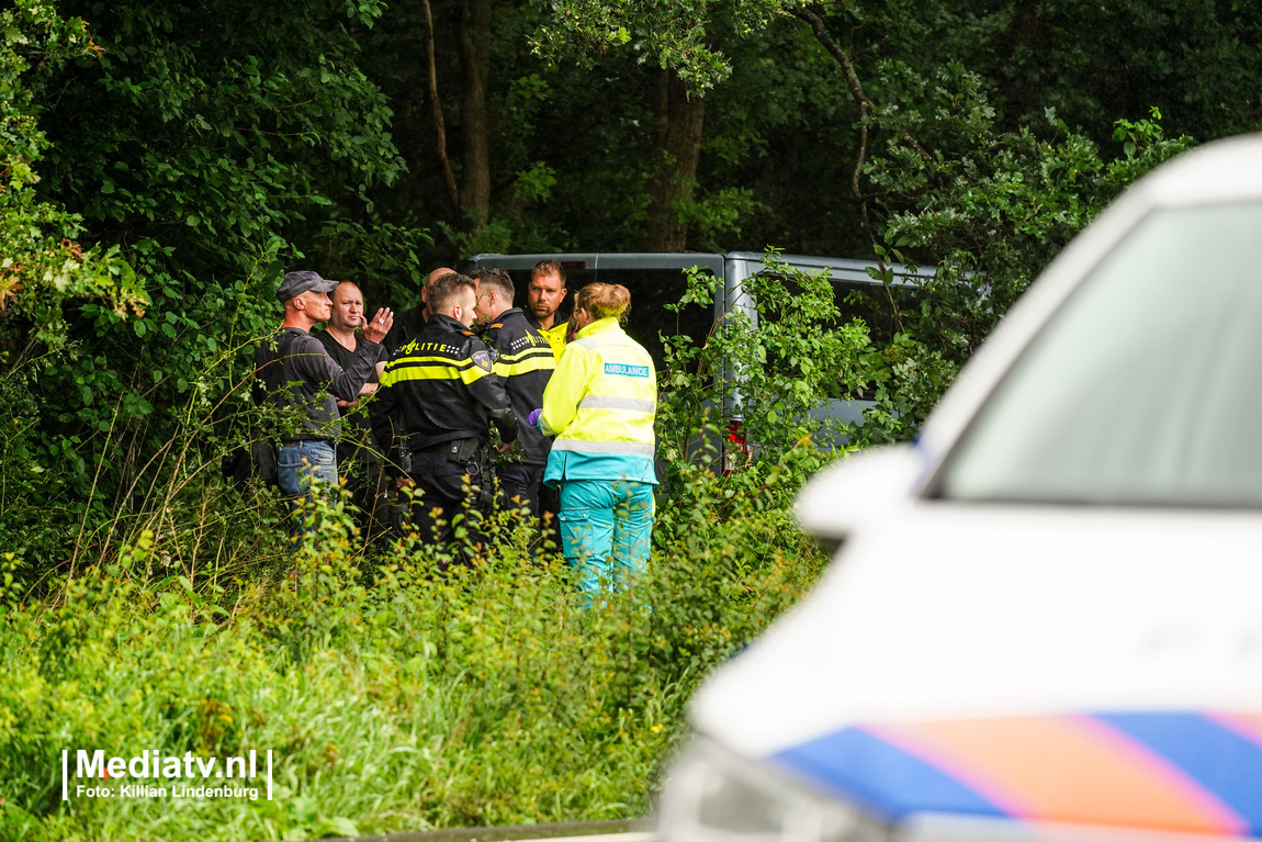 Busje vliegt uit de bocht A29 Barendrecht