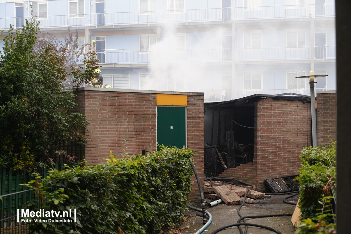 Twee gewonden bij explosie Spiegelstraat Rotterdam (video)