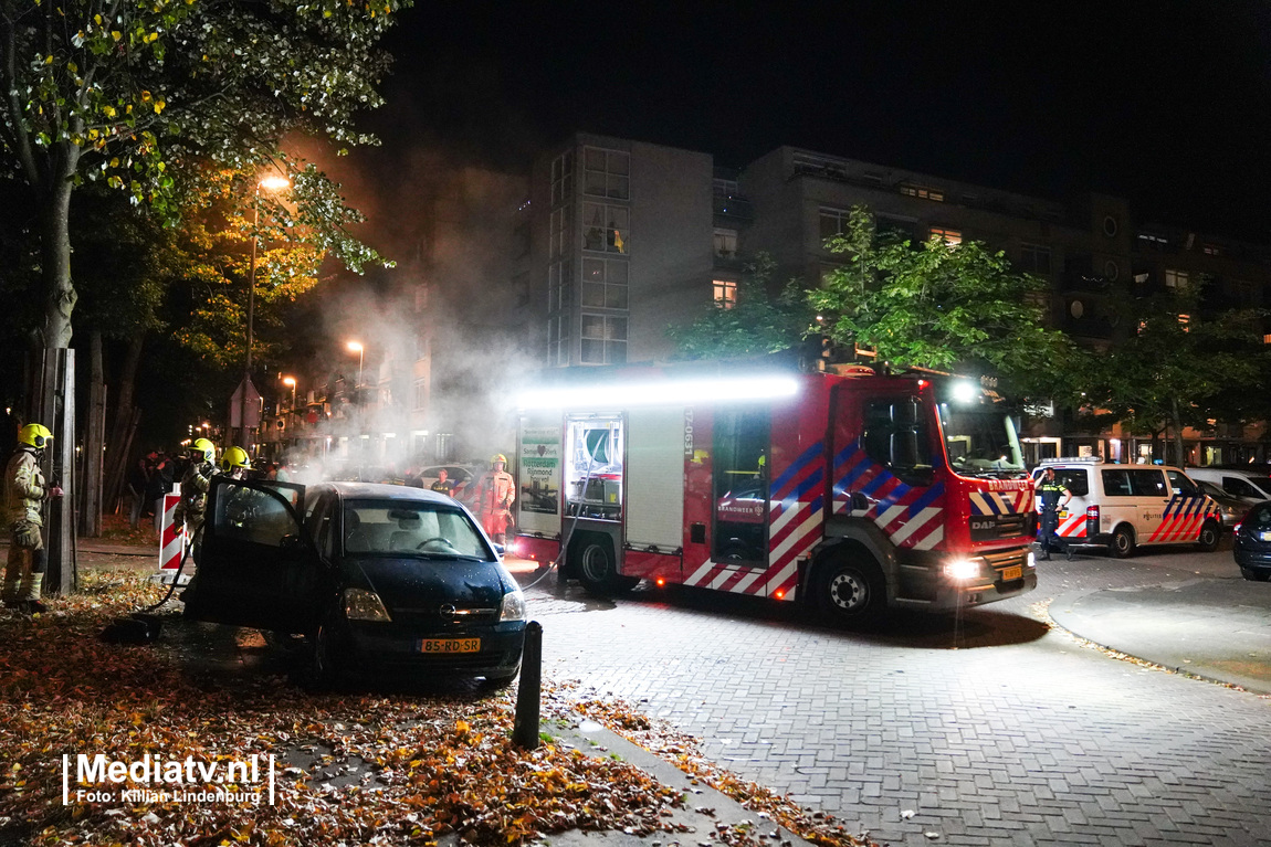 Onrust in Rotterdam-Feijenoord: voertuigbranden en meerdere aanhoudingen