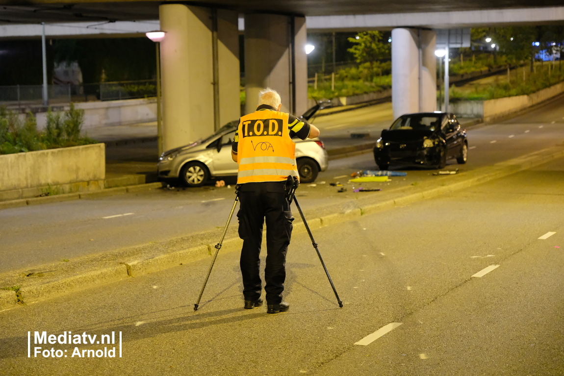 Bestuurster krijgt ongeval twee kinderen gered Nieuwe Damlaan Schiedam