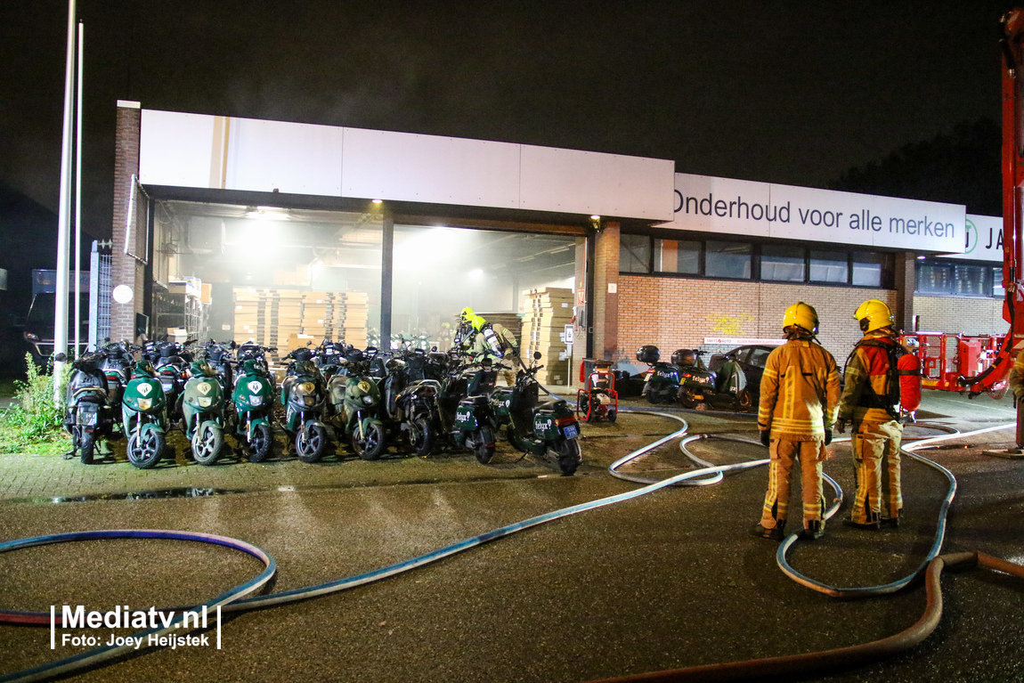 Brand in opslag met deelscooters Radarstraat Capelle a/d IJssel