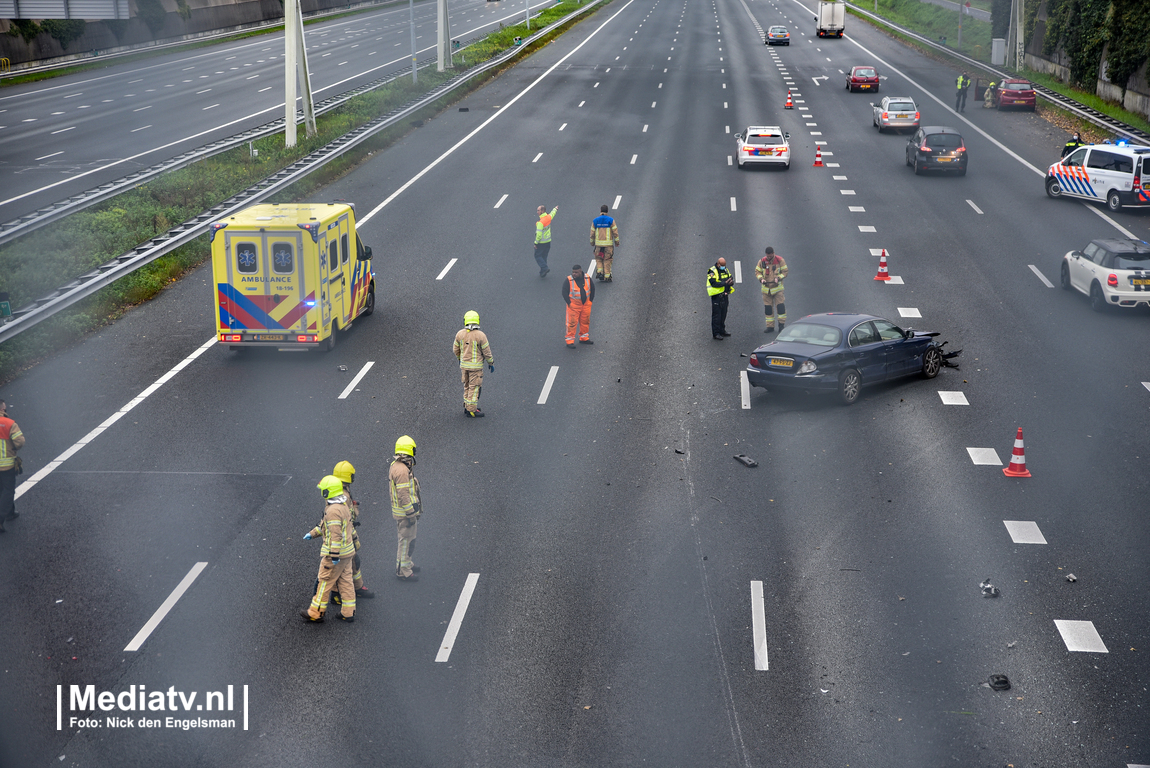 Snelweg richting Dordrecht dicht na ongeval A16 Hendrik-Ido-Ambacht