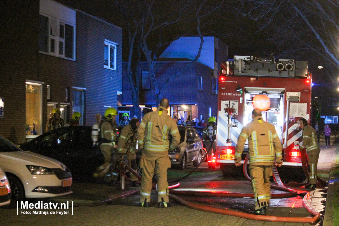 Brand in achtertuin van woning in Rotterdam-Oosterflank