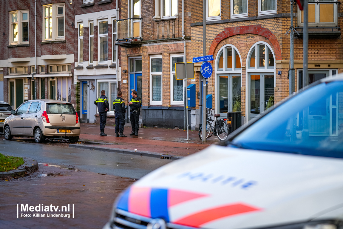 Man aangetroffen met steekwond in borst Brede Hilledijk Rotterdam