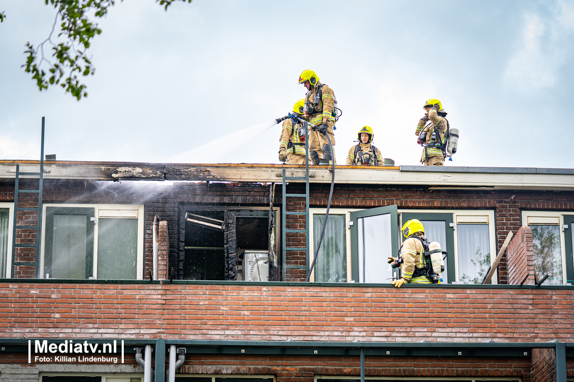 Veel schade na felle brand Zegenstraat Rotterdam