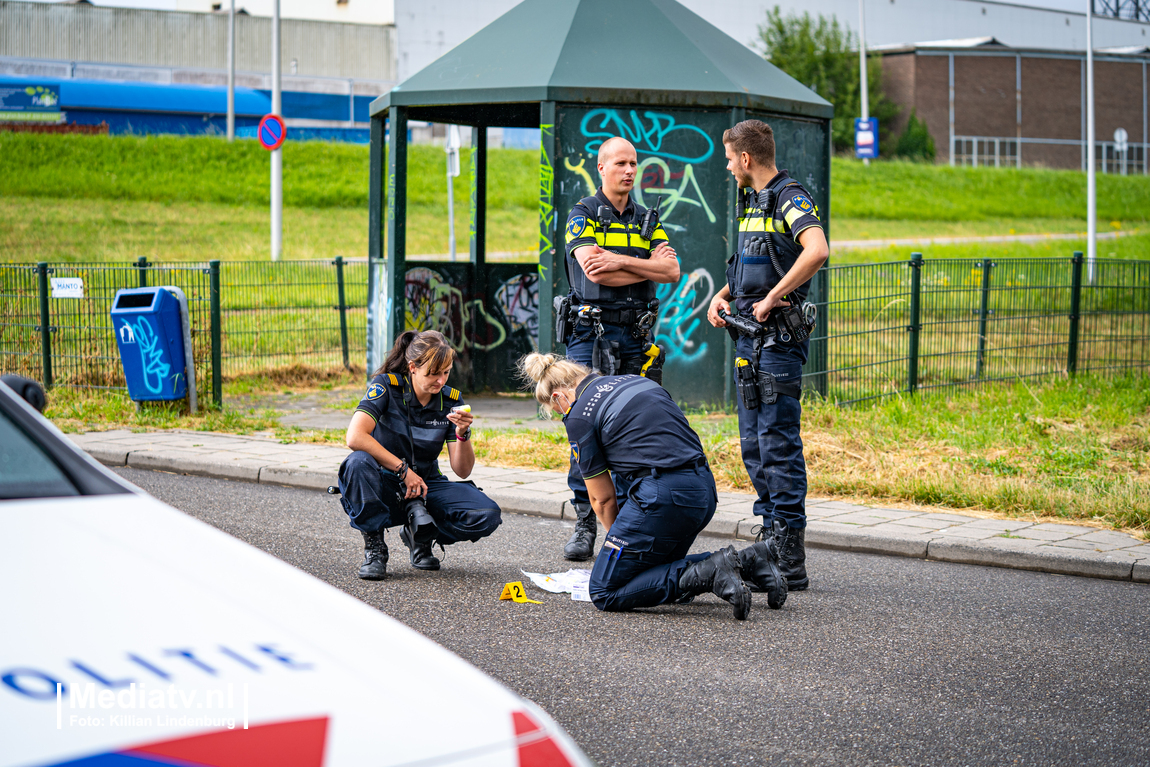 Onderzoek naar kogelgat in bedrijfspand Poolvosweg Capelle aan den IJssel