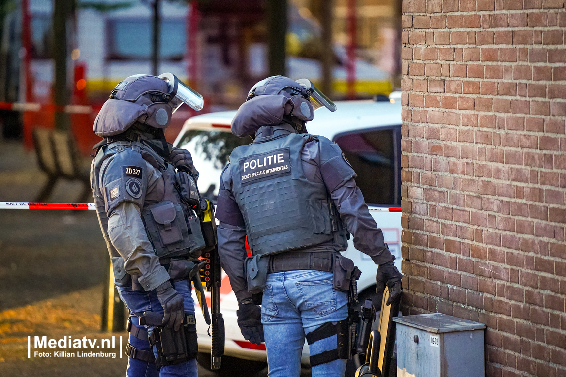 Arrestatieteam bevrijdt gegijzelde Fransman in Rotterdam-Oosterflank