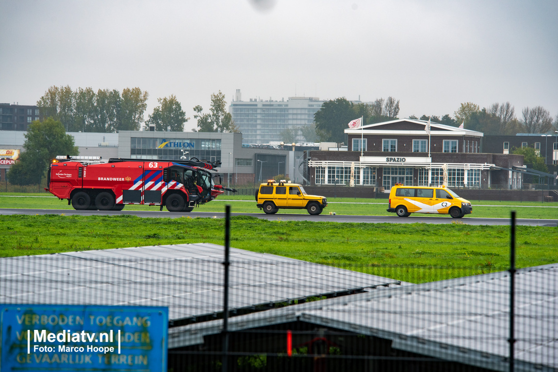 Vliegtuig maakt voorzorgslanding na botsing met vogel 