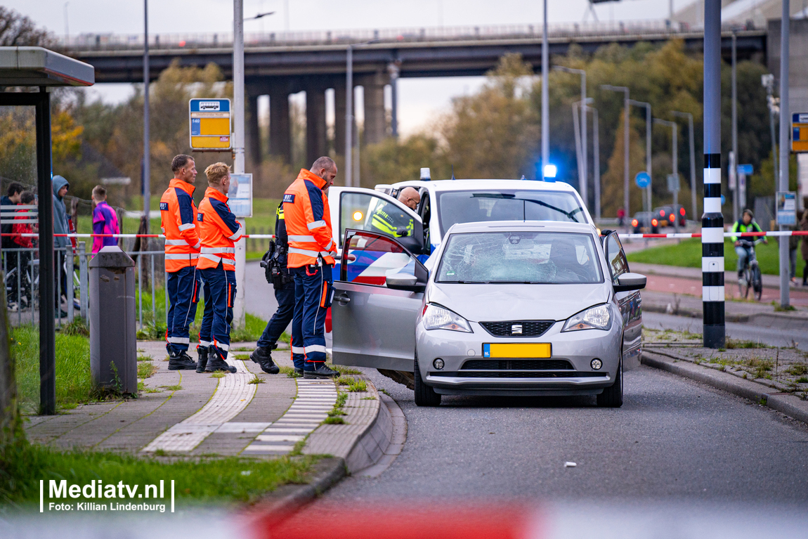 Meisje zwaargewond na aanrijding op zebrapad Oostdijk Rotterdam 