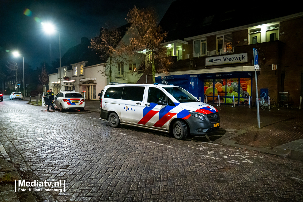 Supermarkt opnieuw doelwit van overvallers met vuurwapen Groenezoom Rotterdam