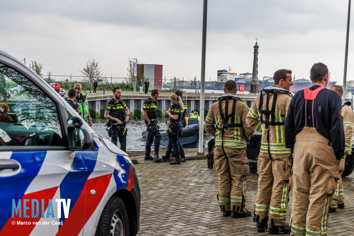 Voertuig te water Oosthavenkade Vlaardingen