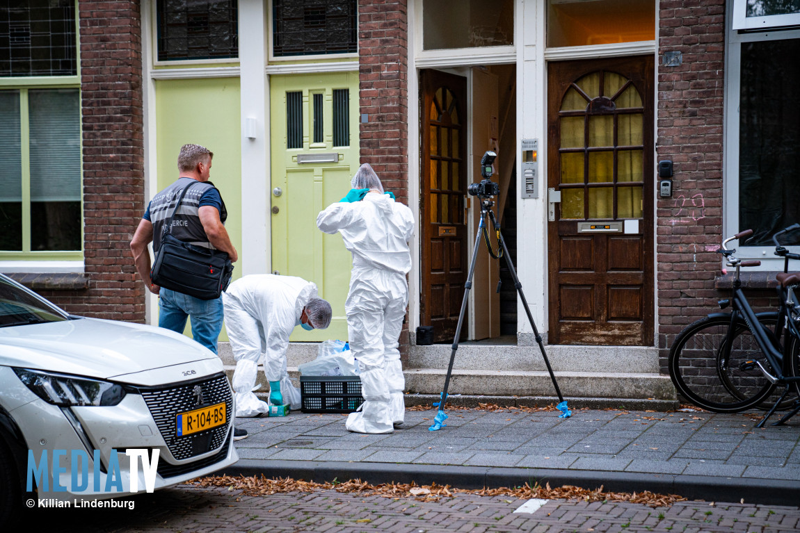 Man (34) zwaargewond bij steekpartij in woning Riouwstraat Dordrecht (video)