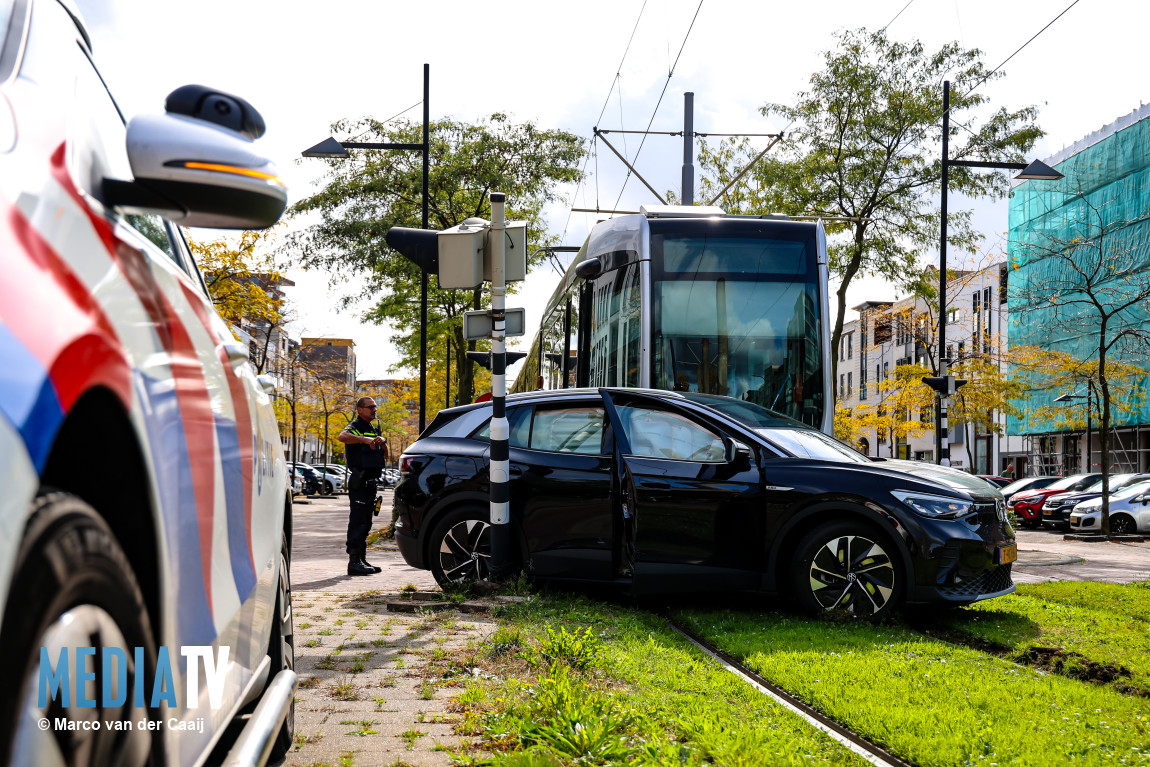 Aanrijding tussen tram en personenauto Avenue Carnisse Barendrecht