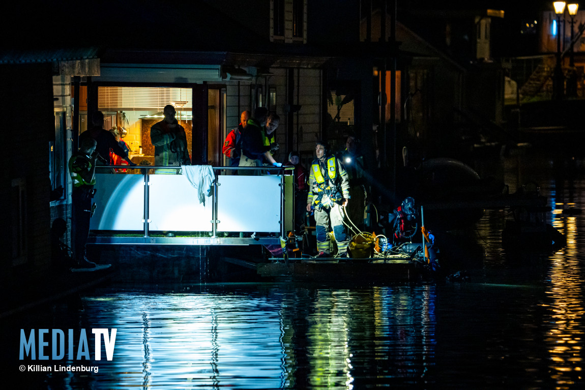 Persoon raakt te water en moet gereanimeerd worden Westerkade Schiedam