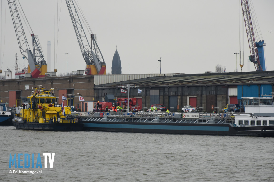 Man komt te overlijden in water Merwehaven Rotterdam