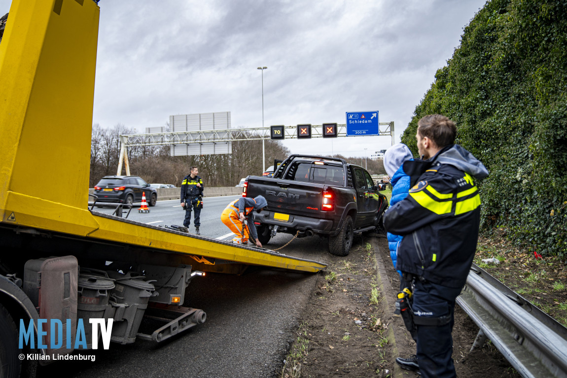 Roodkruisnegeerders en vluchtstrookrijders na ongeval op A20 Schiedam