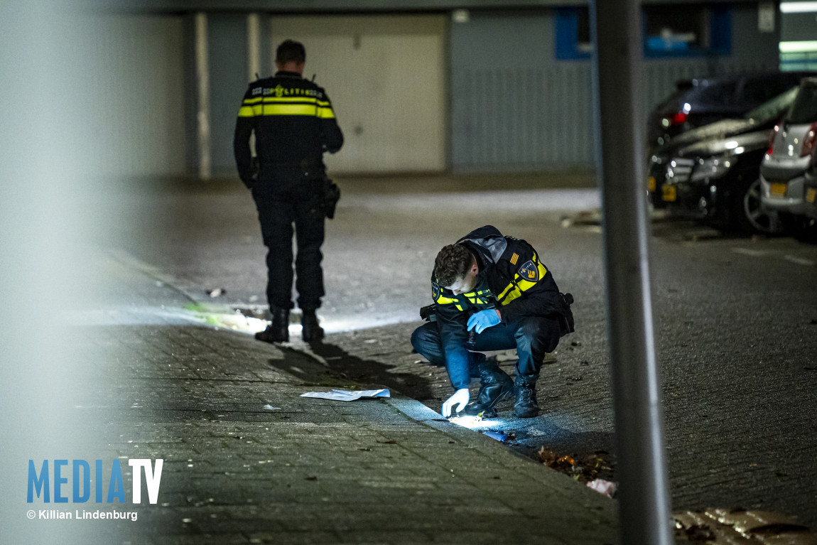 Meerdere hulzen op straat na schietpartij Menanderstraat Rotterdam